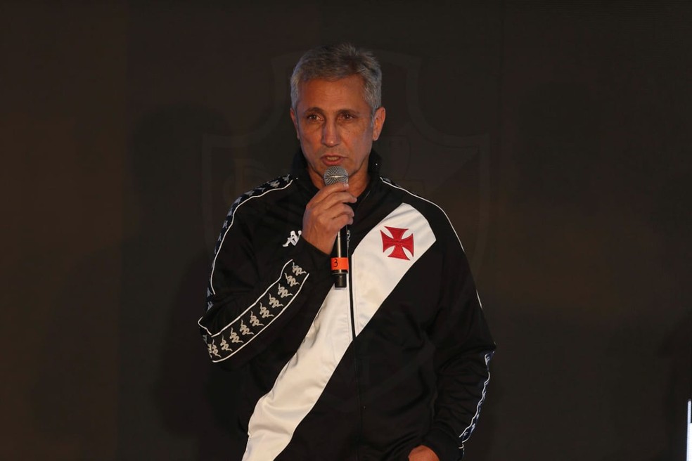 Gestão Campello renovou contrato com a Kappa até 2024 dias antes de deixar a administração do Vasco