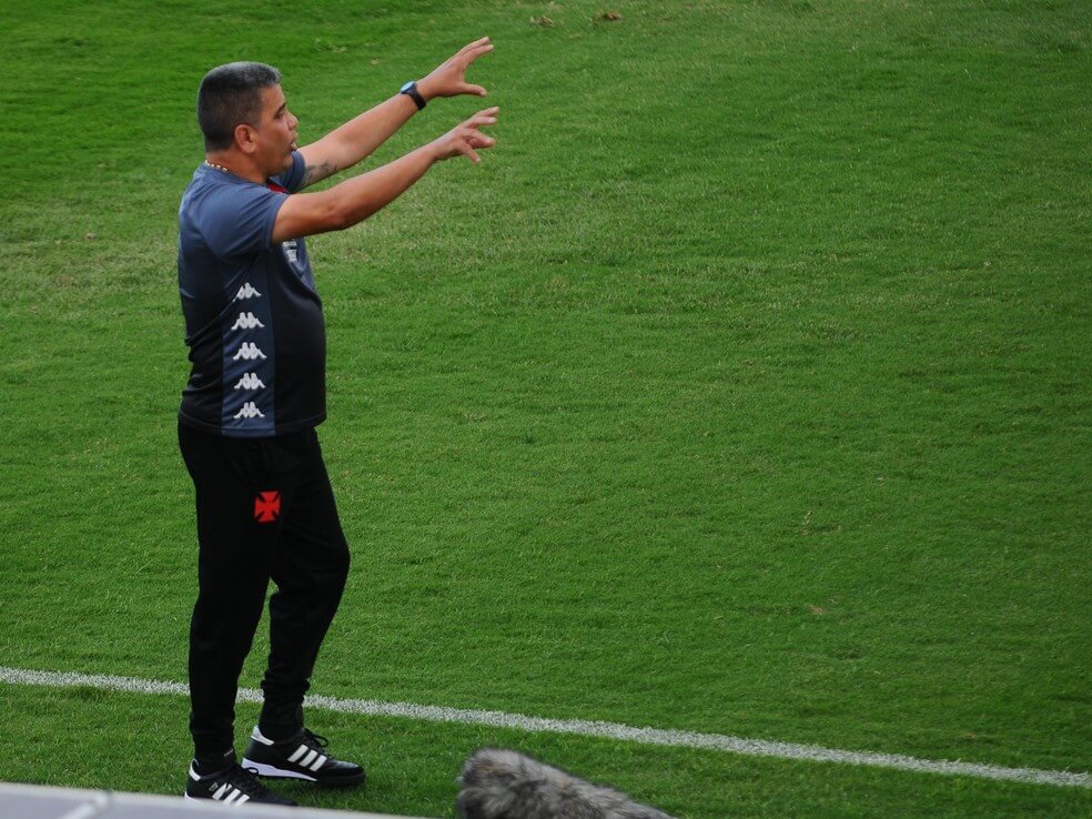 Técnico Marcelo Cabo afirma após empate: “Precisamos ser mais Vasco da Gama, nos impor”
