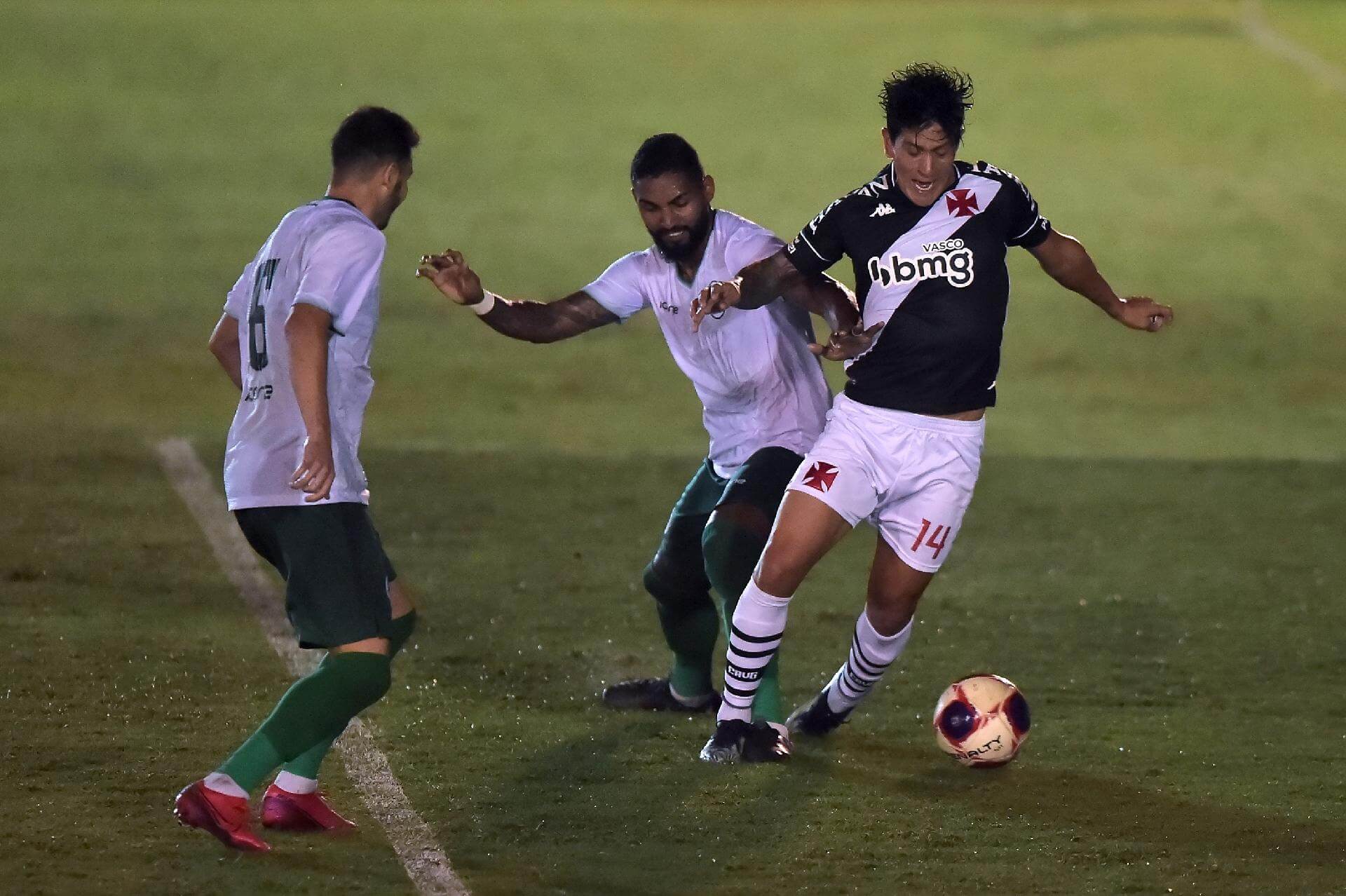 Com novidades, confira a provável escalação do Vasco contra o Boavista pela Copa do Brasil