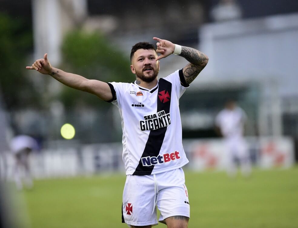 Importante no Bahia, Rossi estaria negociando retorno ao Vasco