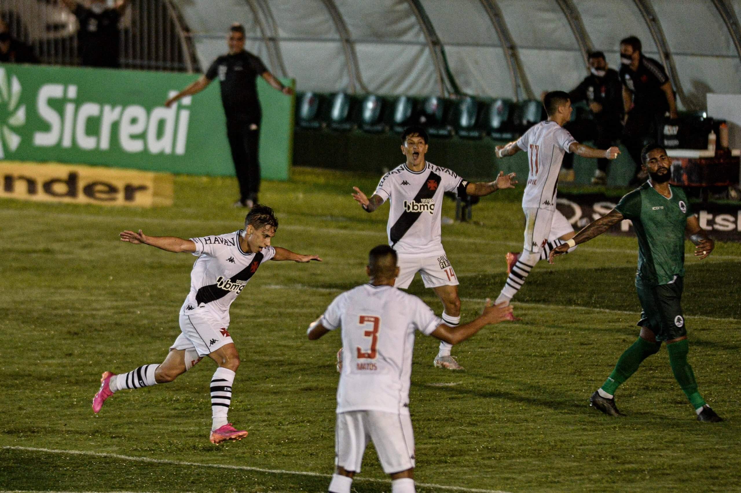 Em jogo fraco, Vasco vence o Boavista por 1×0 pela Copa do Brasil