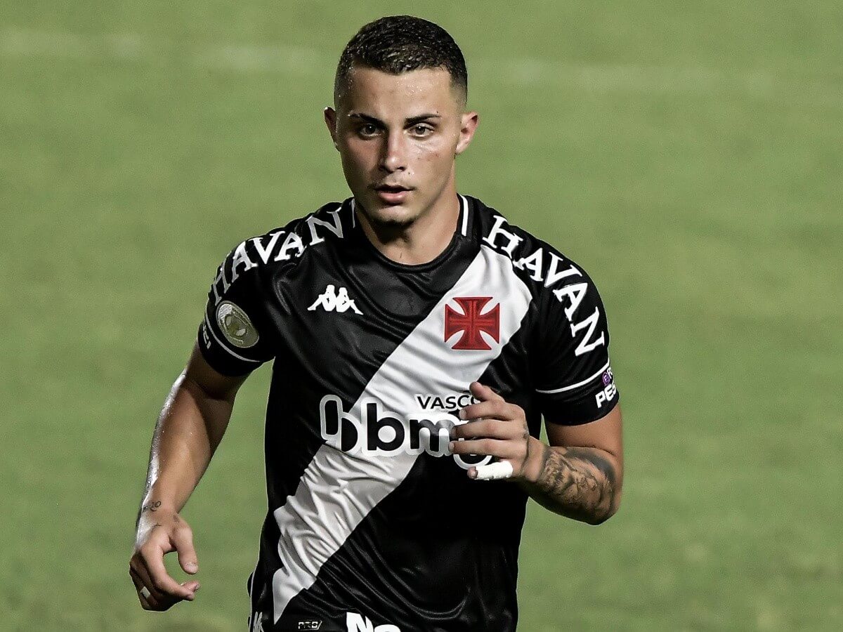 Torcedores atiram pedras em carro de Bruno Gomes: “E se estou com vidro aberto?”