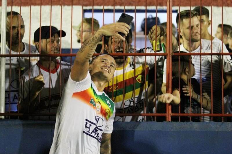 Artilheiro da Série B, atacante Edu foi campeão pelo Vasco aos 10 anos e é torcedor do Cruzmaltino