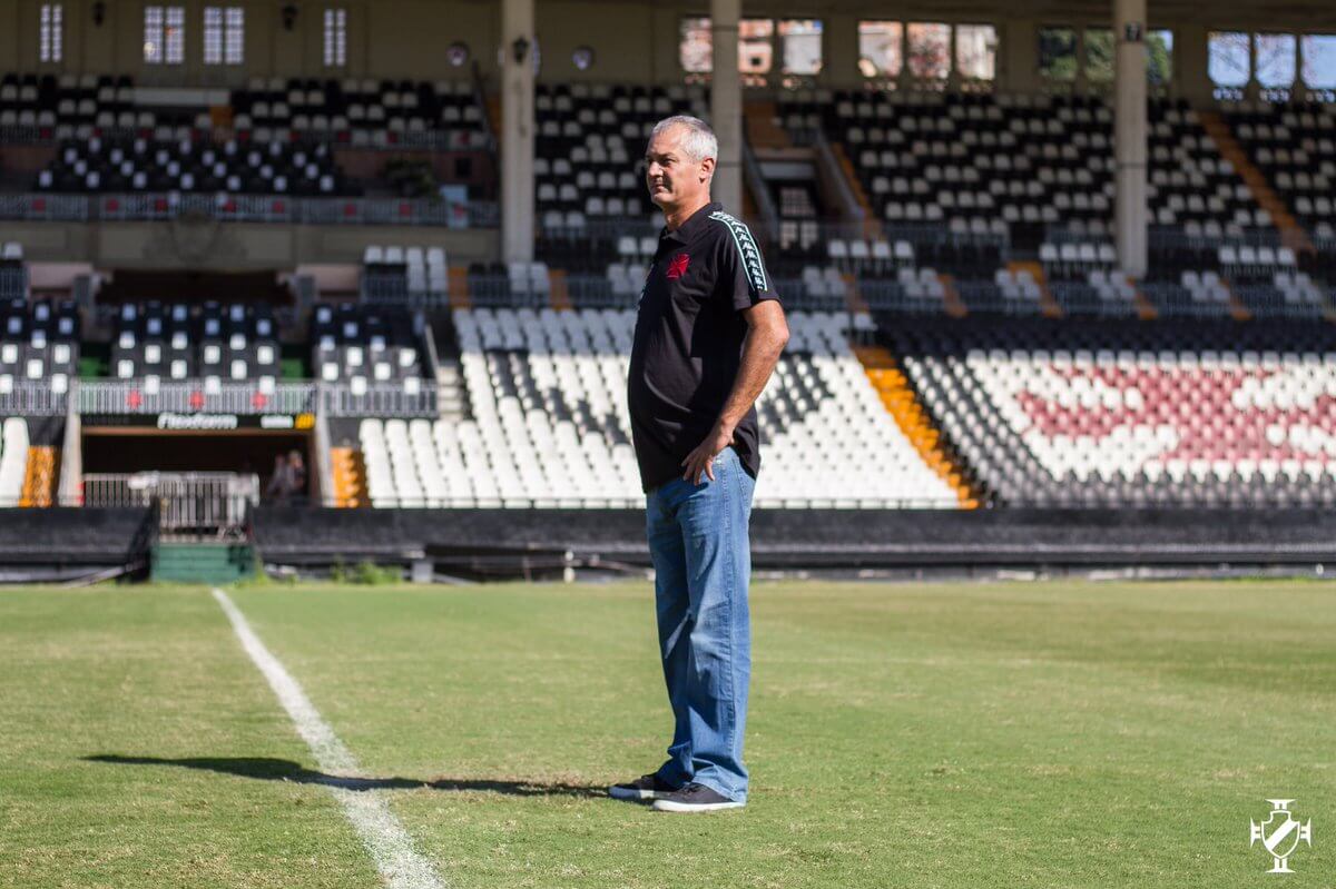 Lisca: “Não podemos radicalizar para o jogo de amanhã.”