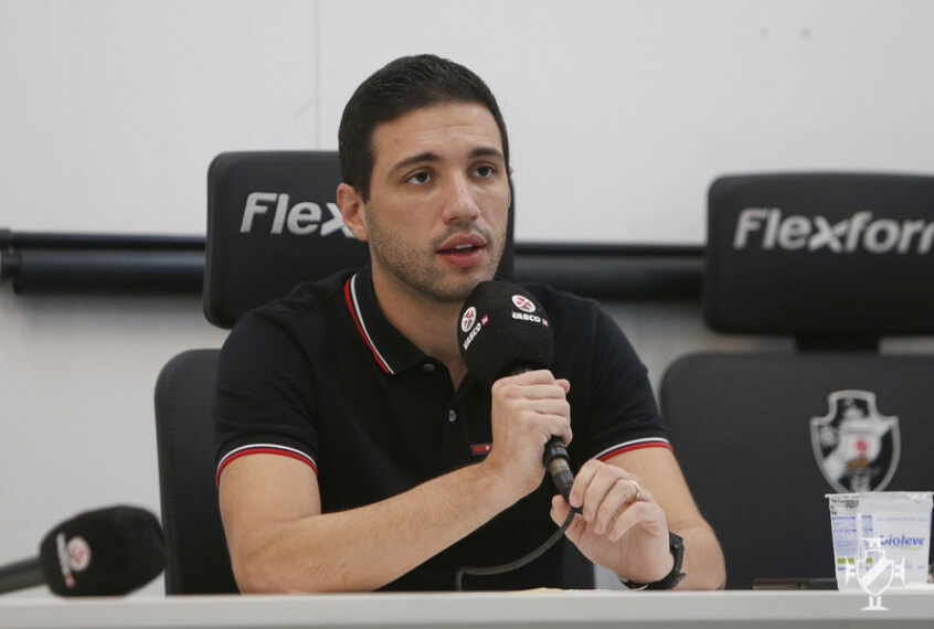 Árbitro de Goiás x Vasco registra xingamentos de Alexandre Pássaro na súmula