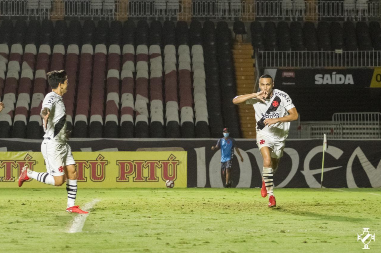 Após boa partida contra o Guarani, Léo Jabá se consolida no time do Vasco