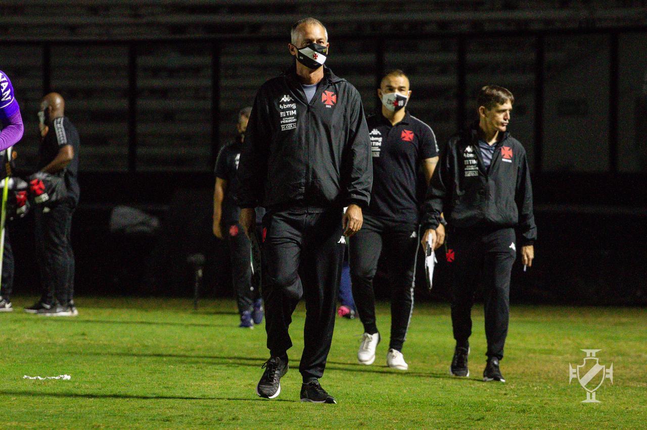 Lisca sobre Copa do Brasil: “Vamos nos reunir com o pessoal para decidir o que vai ser feito”