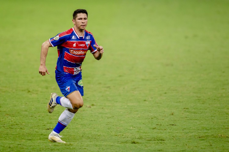 Osvaldo atuando pelo Fortaleza