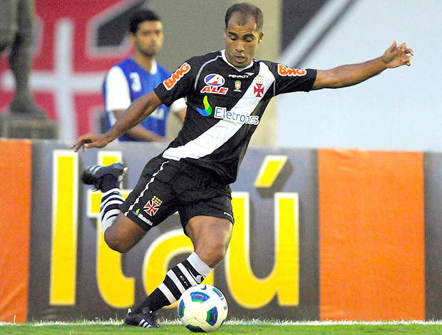 Justiça dá até 15 dias para o Vasco pagar dívida de 2,7 milhões que tem com Felipe Maestro