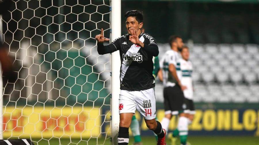 Apesar da idade, Cano vive intensa maratona de jogos no Vasco