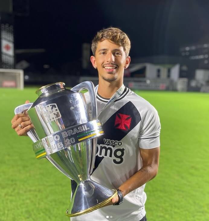 Guilherme Carneiro agradece e se despede do Vasco