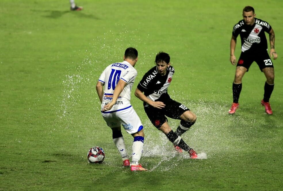 Vasco empata com CSA fora de casa e vê G4 se afastar