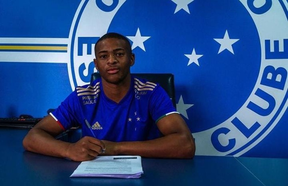 Sobrinho de goleiro do Vasco assina com grande clube brasileiro