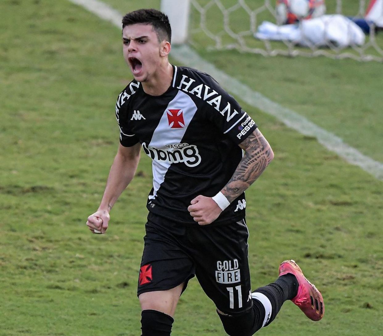 Gabriel Pec volta a ser titular e Caio Lopes ganha oportunidade; Confira escalação do Vasco para jogo contra Ponte Preta