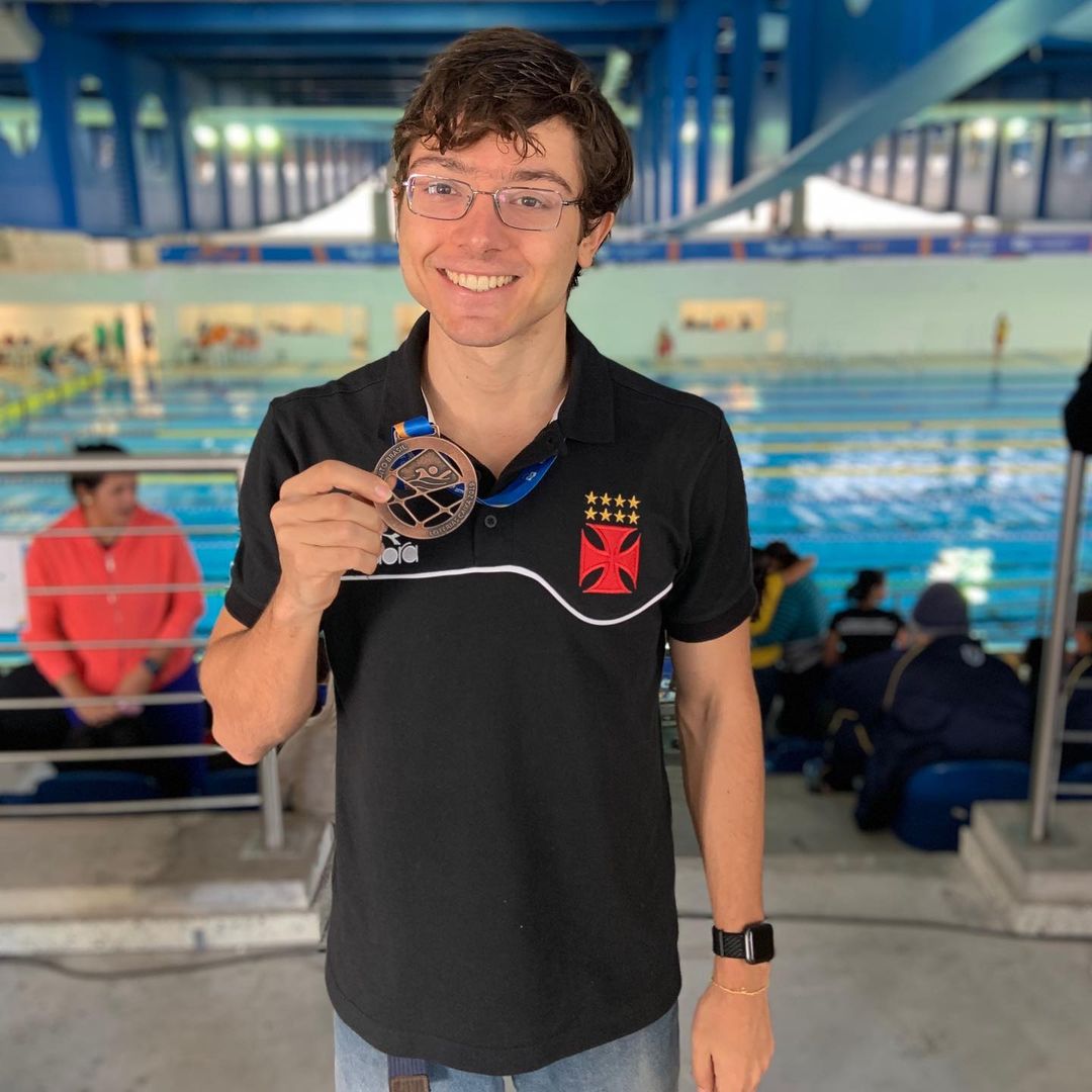 Douglas Matera, atleta paralímpico do Vasco, é prata no revezamento 4x100m livre misto