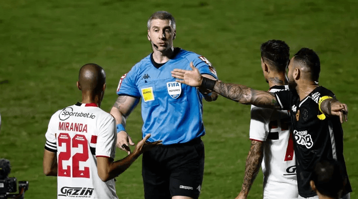 Crônica da Colina: Vasco e o assalto em São Januário