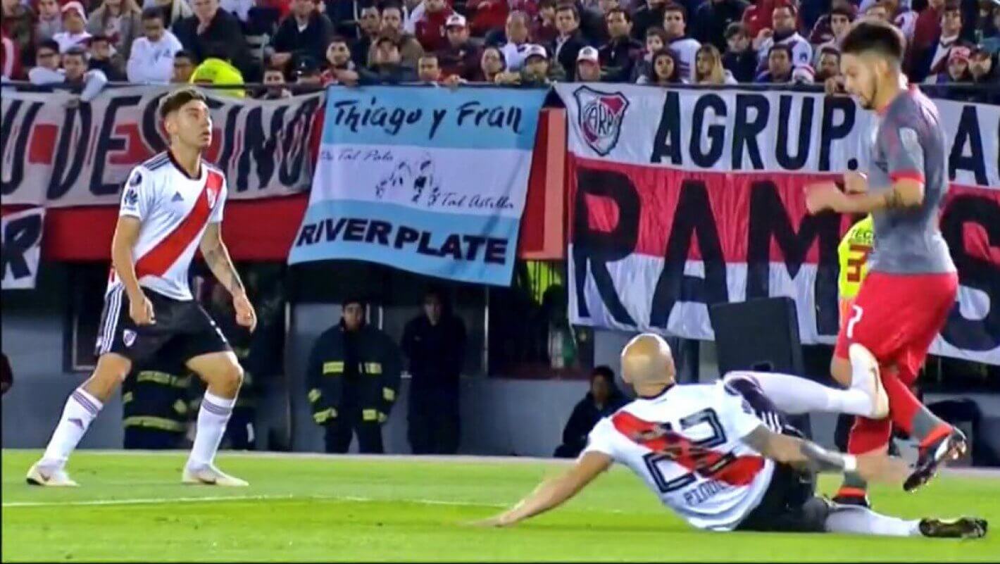 O histórico de péssimas atuações do árbitro Anderson Daronco é internacional