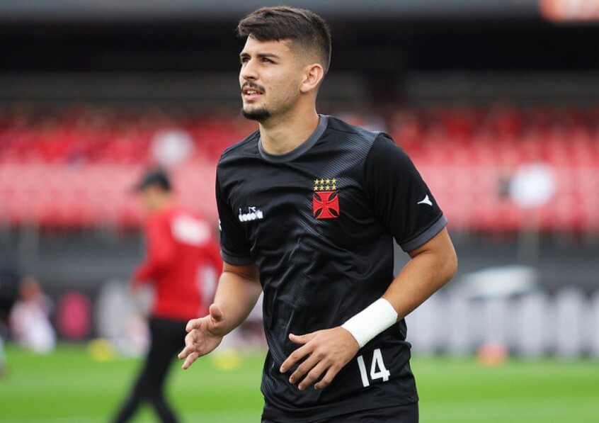 Ricardo Graça comemora: “Muito importante fazer 100 jogos em um clube gigante como o Vasco”