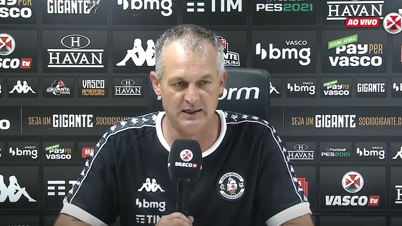 Lisca explica opção por Caio Lopes e quer time em alerta mesmo após vitória: “É estado de emergência”