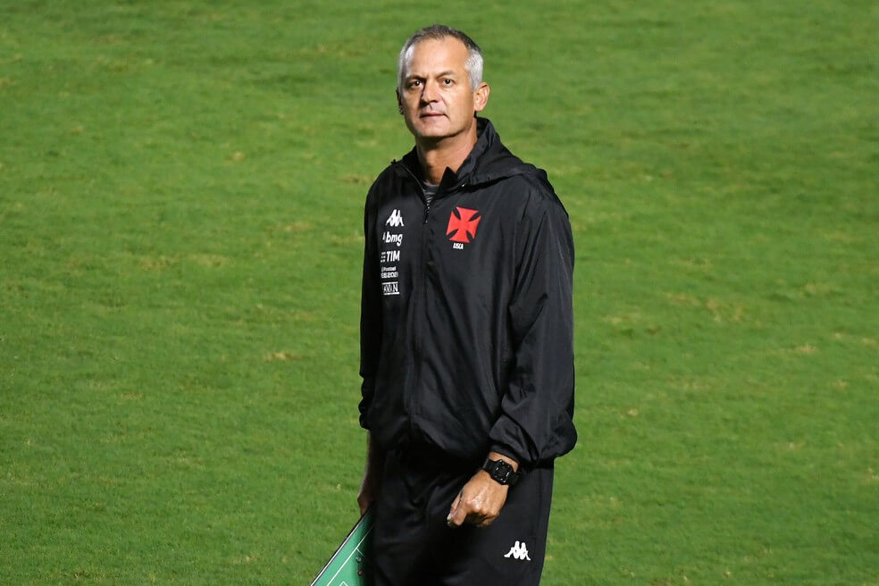 Lisca faz apelo a arbitragem e comemora os 3 pontos: “Vitória com a cara do Vasco”