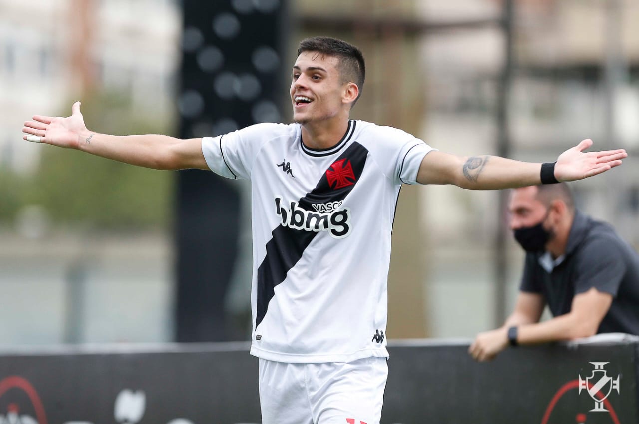 Gabriel Pec deverá ser titular contra a Ponte Preta