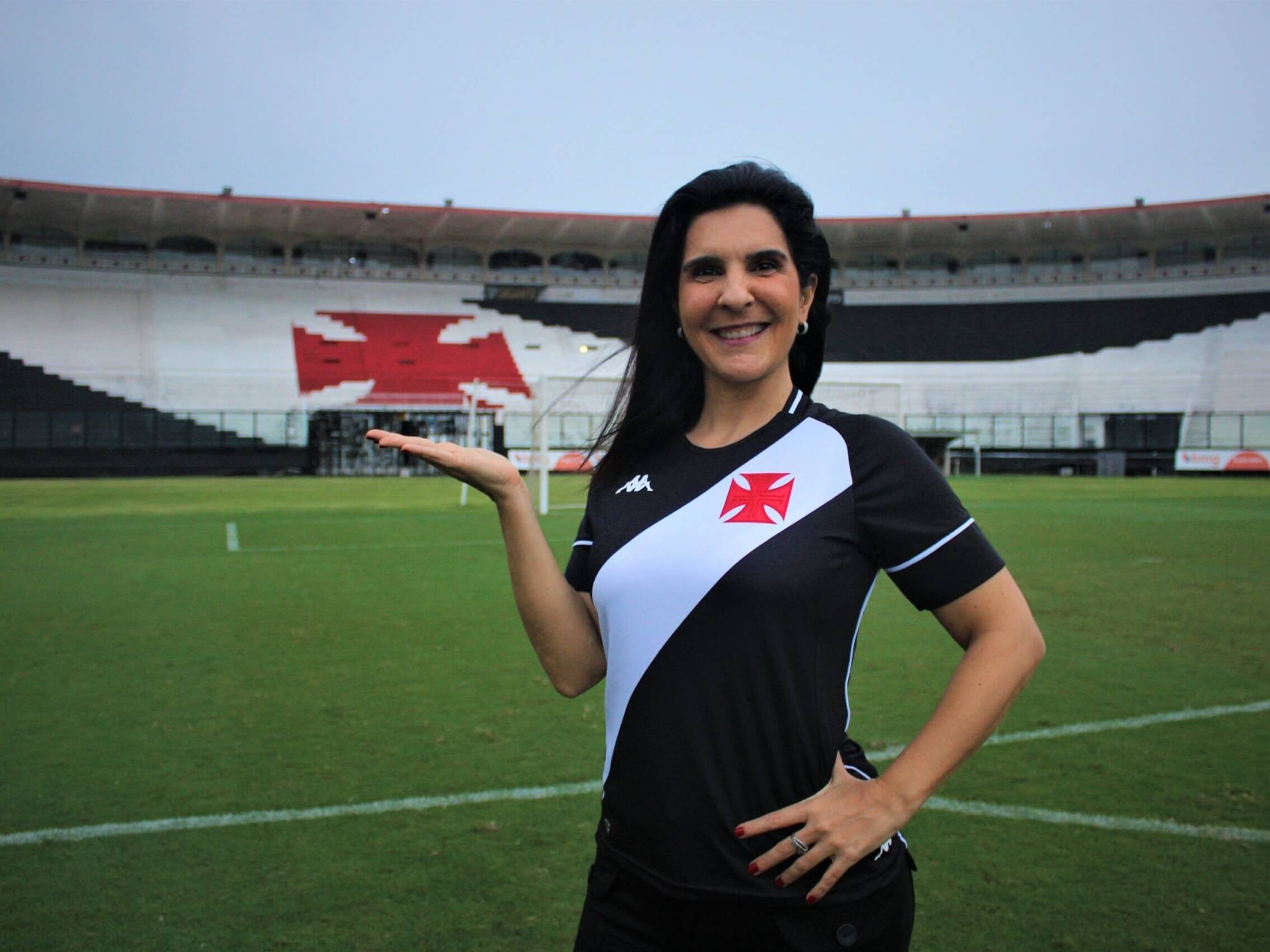 Apresentadora Vanessa Riche comenta processo de reconstrução do clube