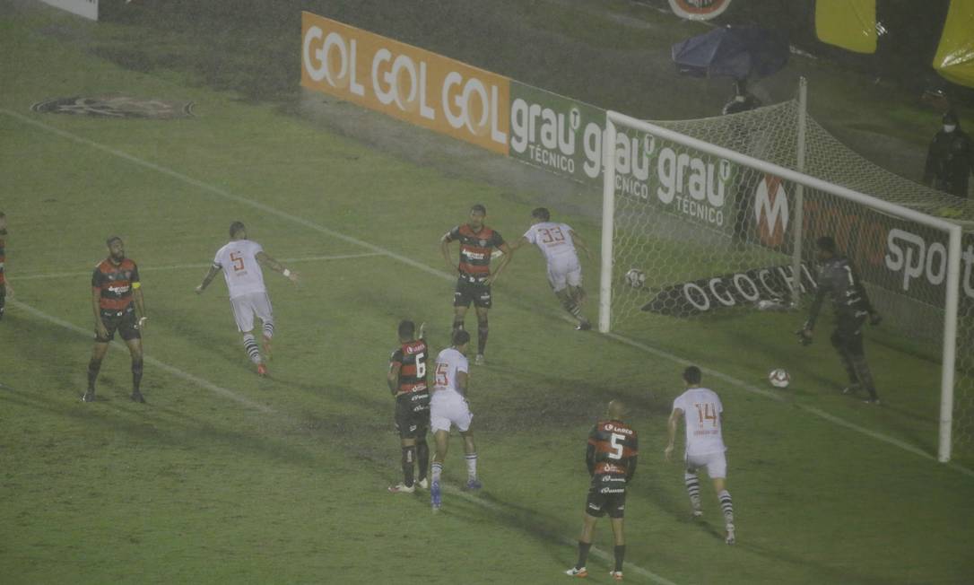 Vasco mira uma boa sequência na série B para chegar ao G4