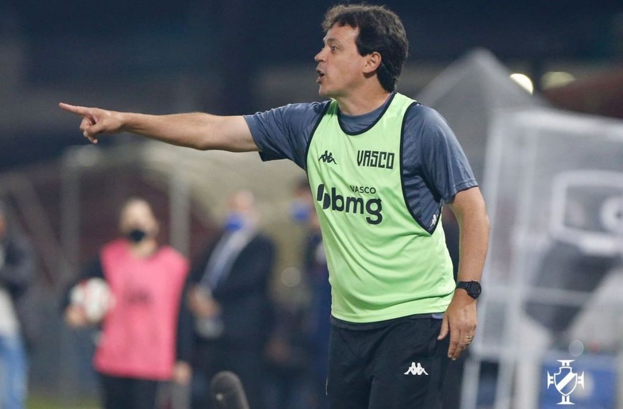 Diniz admite que Vasco precisa melhorar bola parada