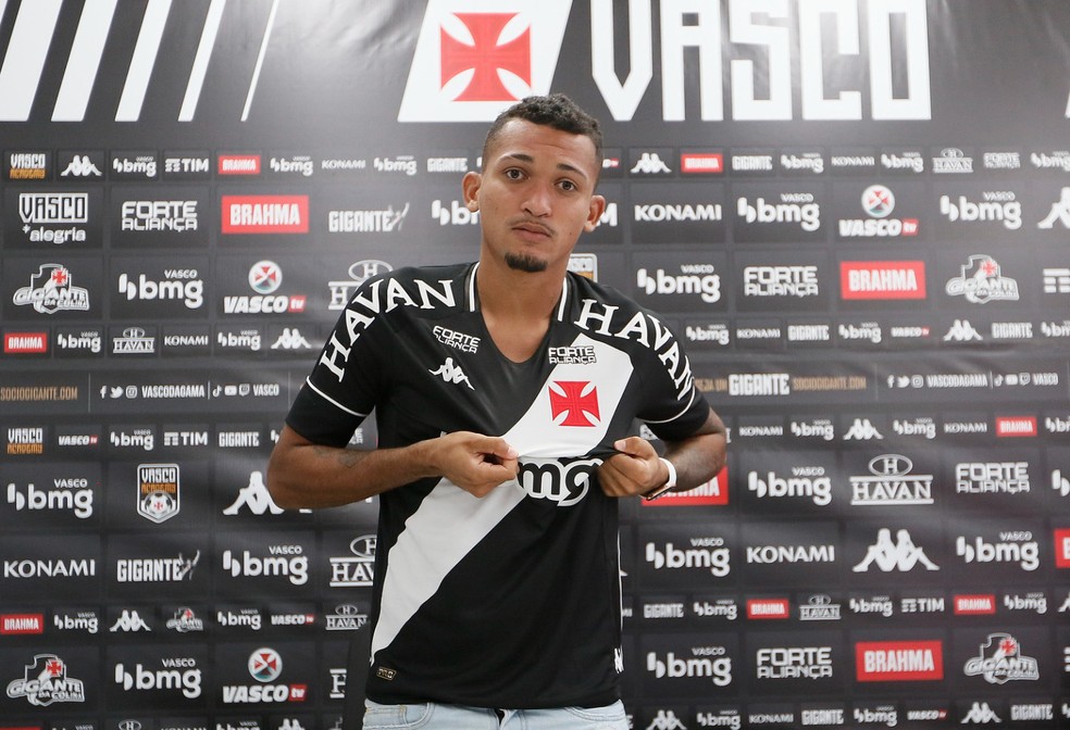 Confira a provável escalação do Vasco contra o Goiás
