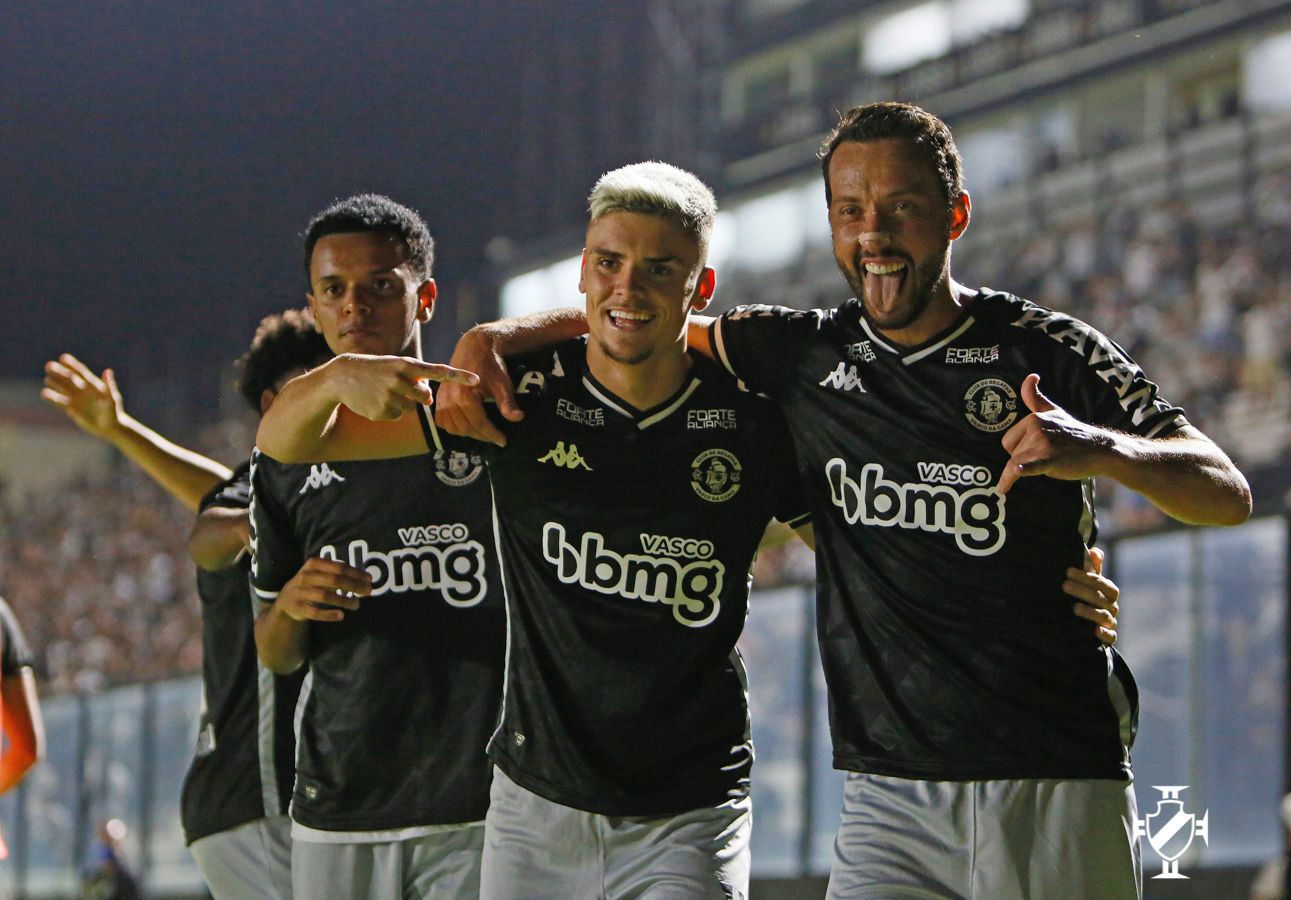 Gabriel Pec destaca gol com passe de Nenê