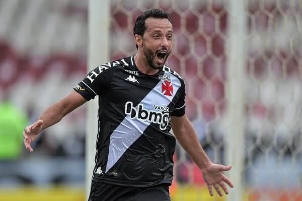 Com 39 assistências, Nenê se torna o maior garçom do Vasco desde 2008