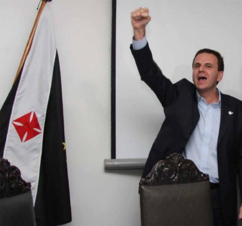 Prefeito Eduardo Paes se anima com o Vasco