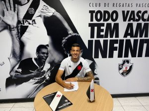 Vasco renova com o zagueiro Zé Vitor