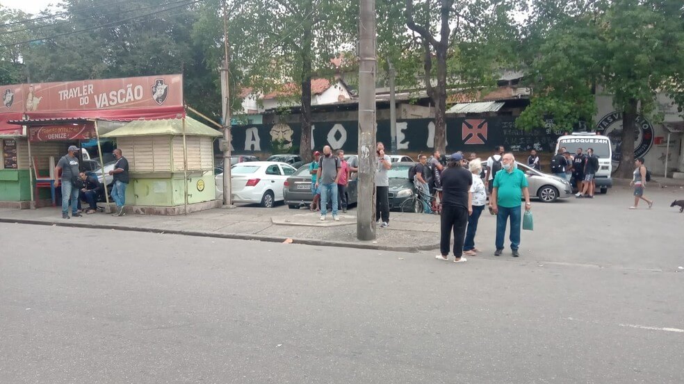 Funcionários protestam em virtude de atraso de salários; Vasco promete pagamento na próxima semana