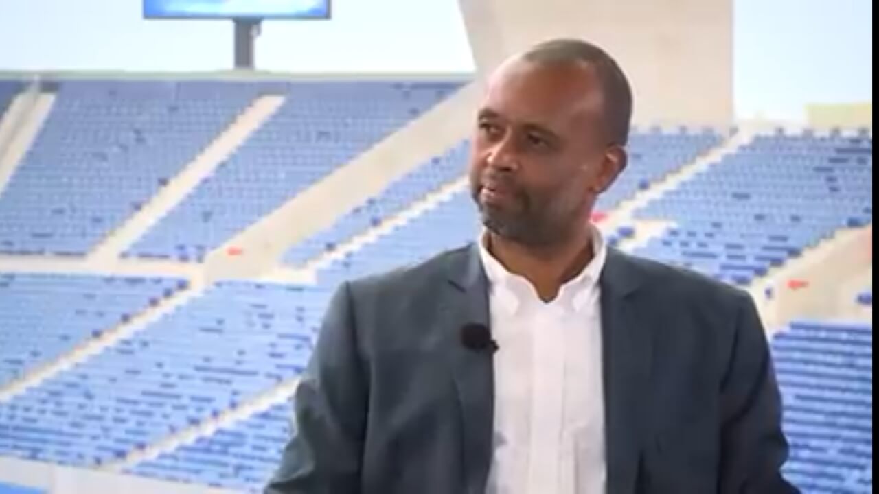 Ém Portugal, ex-goleiro Helton relembra tempos de Vasco e ressalta importância de Carlos Germano para sua carreira