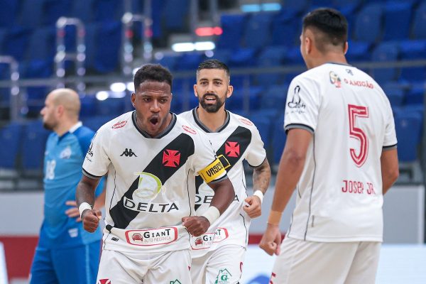 Capitão do time, Bokinha agradece apoio da torcida em participação no Mundialito