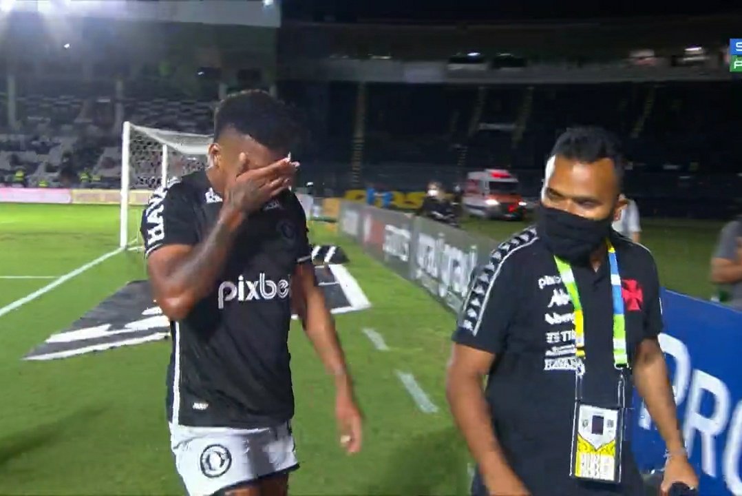 Em sua estreia pelo Vasco, Jhon Sánchez deixa o campo chorando