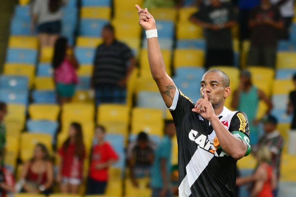 Ex-zagueiro do Vasco, Rodrigo elege Fred o jogador mais pipoqueiro
