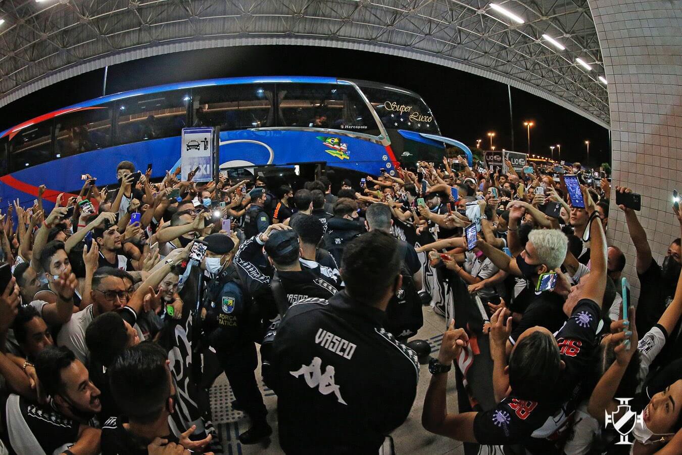 Jornalista Mauro Cezar enaltece torcida vascaína: “Essa conversa de que o Vasco tem a quinta maior torcida do país nunca me convenceu”