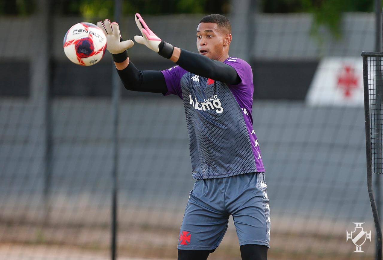 Lucão volta a figurar entre os titulares e tenta se firmar sob comando de Diniz