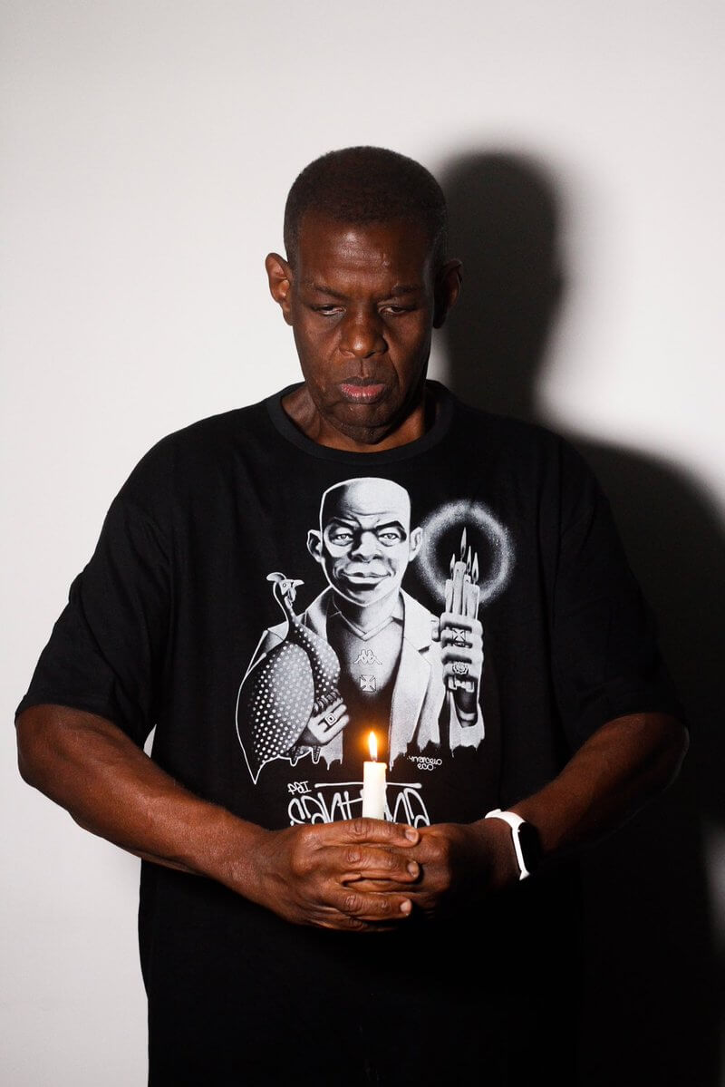 Vasco lança camisa em homenagem a Pai Santana