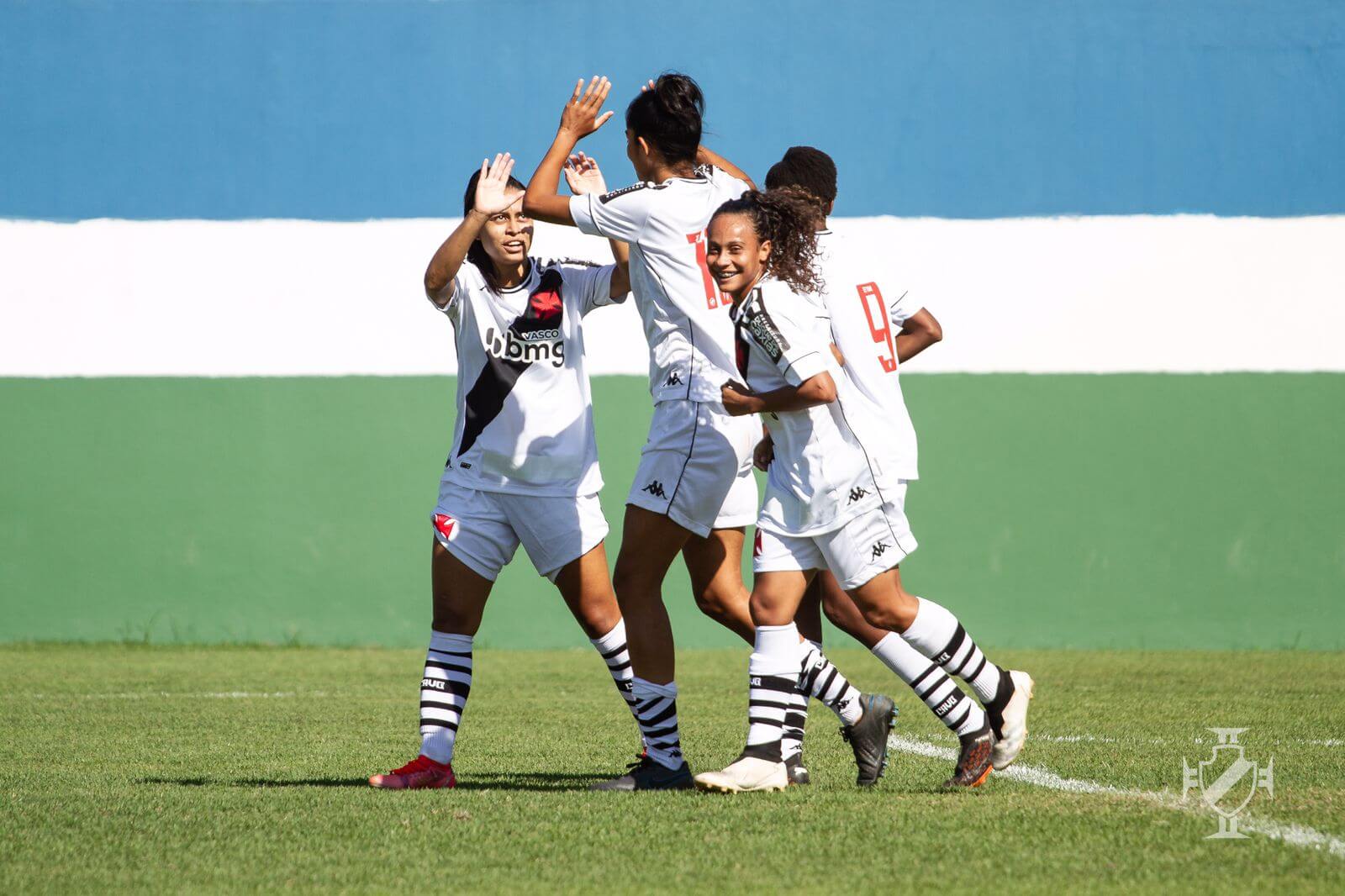 Feminino: Vasco goleia e está na semifinal do Carioca