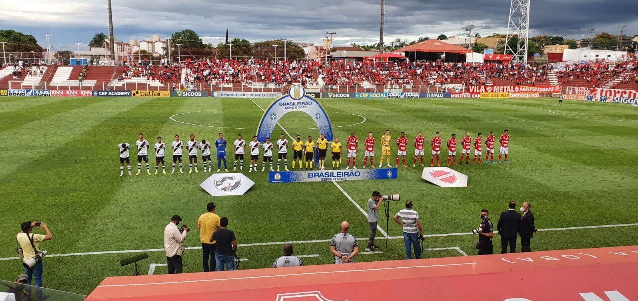 Em jogo movimentado, Vasco empata com o Vila Nova por 2 a 2