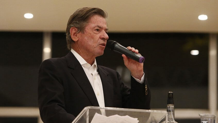 Salgado admite que clube já trabalha com a possibilidade de não subir