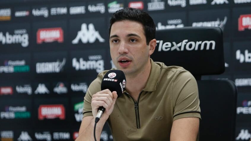 Alexandre Pássaro fala sobre uma possível saída do Vasco