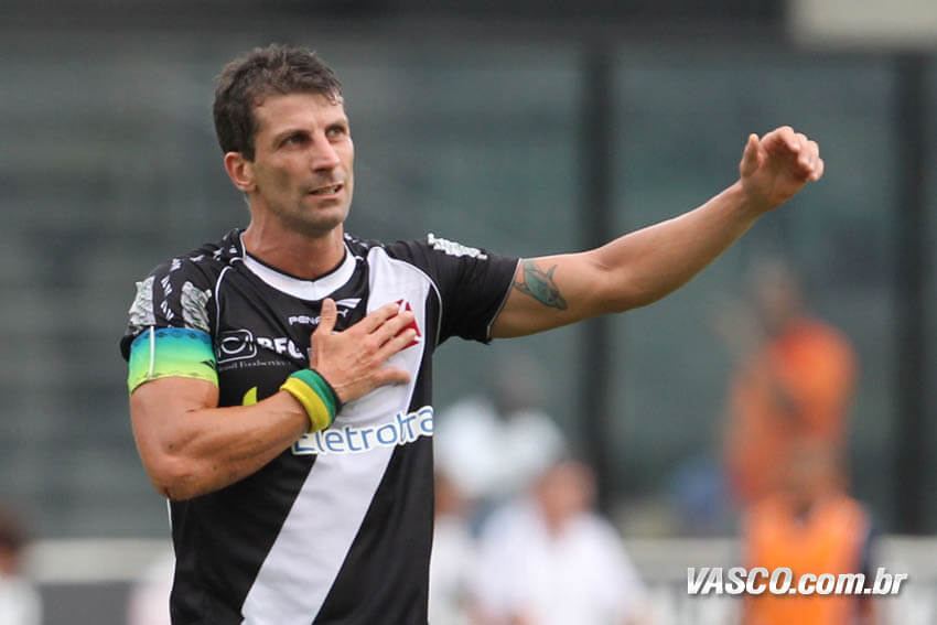 Cogitado como novo Diretor Técnico, Pedrinho faz juras de amor ao Vasco