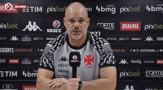 Fábio Cortez lamenta vaias