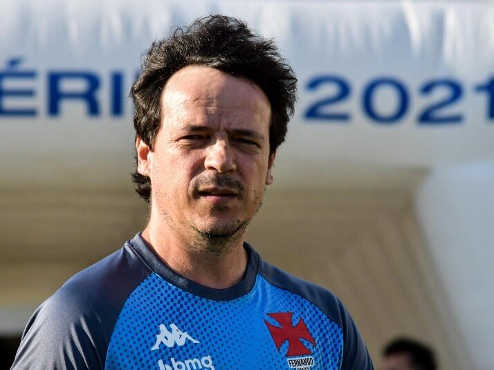 Fernando Diniz pede desculpas e não quer falar sobre futuro