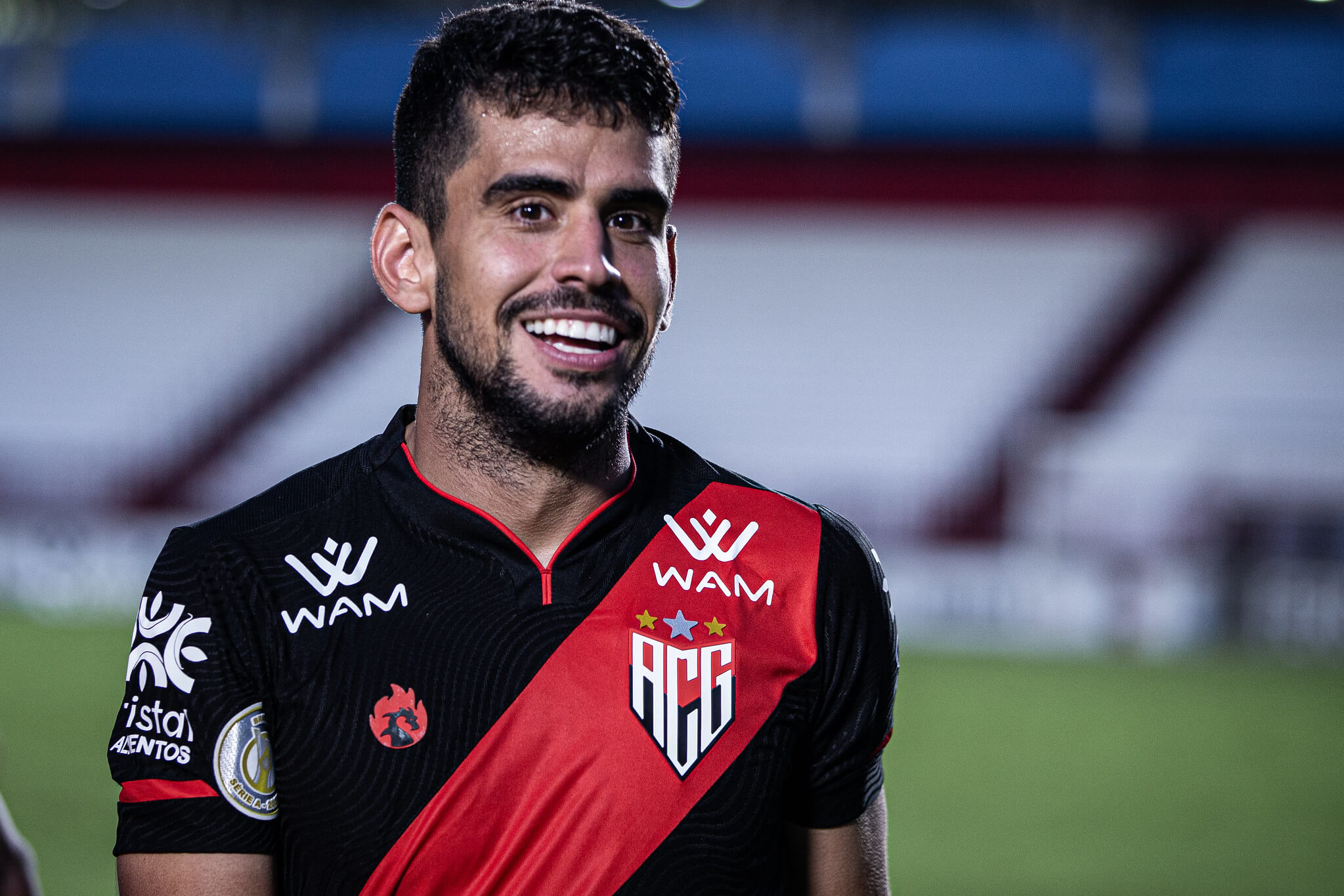 Saiba a situação de Zé Roberto e o que disse o presidente do Atlético-GO sobre um possível contato do Vasco