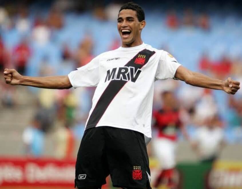 Com salários atrasados na China, Alan Kardec pode ficar livre no mercado